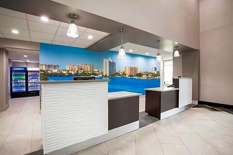 Comfort Inn & Suites Clearwater South - Pinellas Park