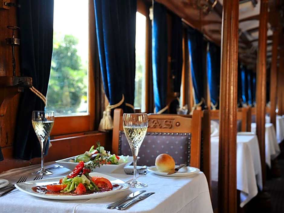 Safari Hotel & Convention Centre