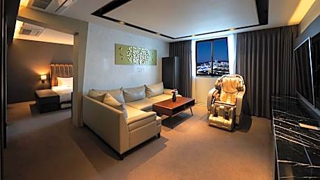 Suite with River View