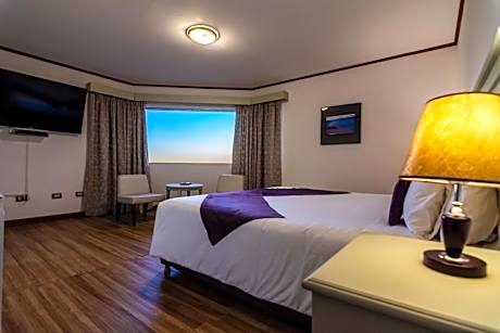 Suite with Lake View