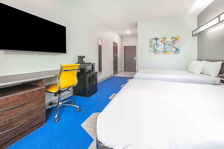 Microtel Inn and Suites by Wyndham Austin Airport