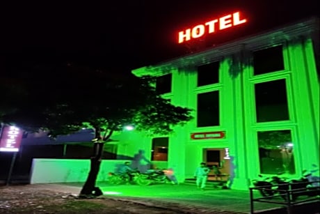 Shyama Hotel