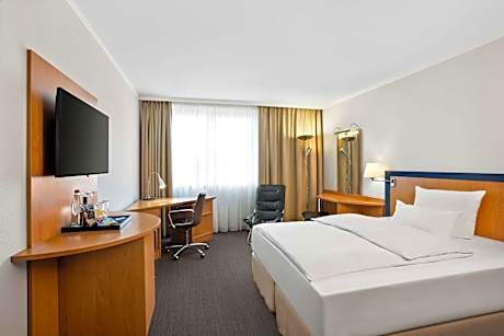 Family Connecting Room with Extra Bed (3 Adults + 2 Children)