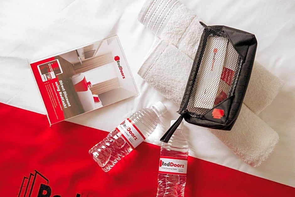 RedDoorz Syariah @ Jatiwangi Guest House 2 Cafe & Resto