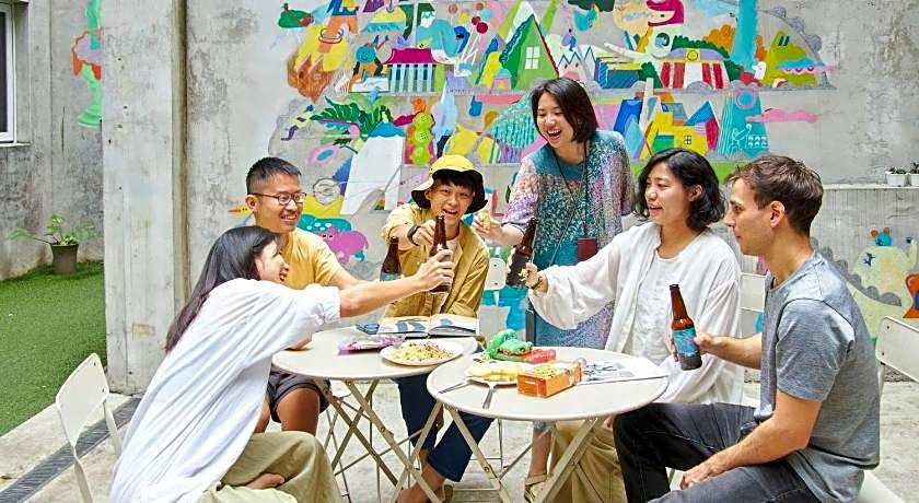 OwlStay Flip Flop Hostel Garden