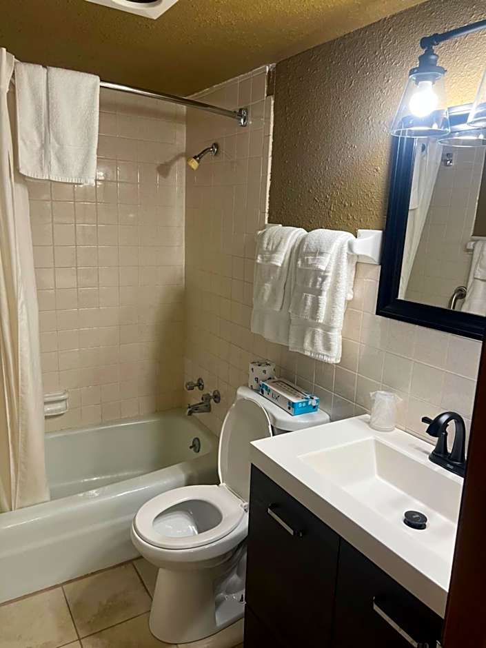 Amber's Inn and Suites