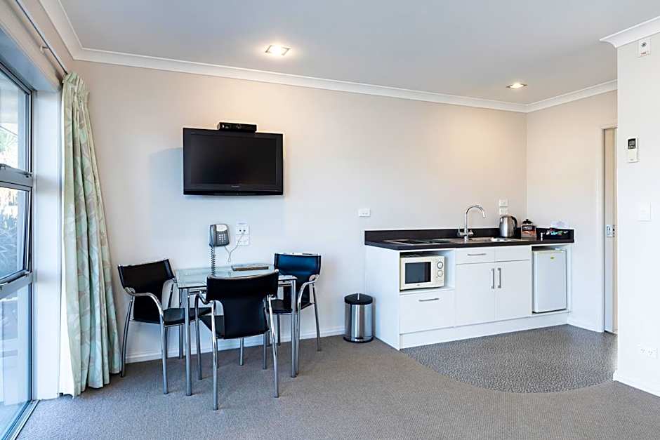 Beach Street Motel Apartments