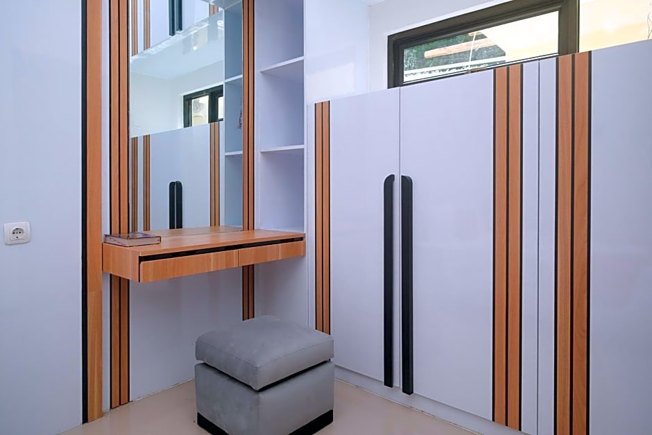 RedDoorz Syariah at Tasneem Puspowarno Semarang