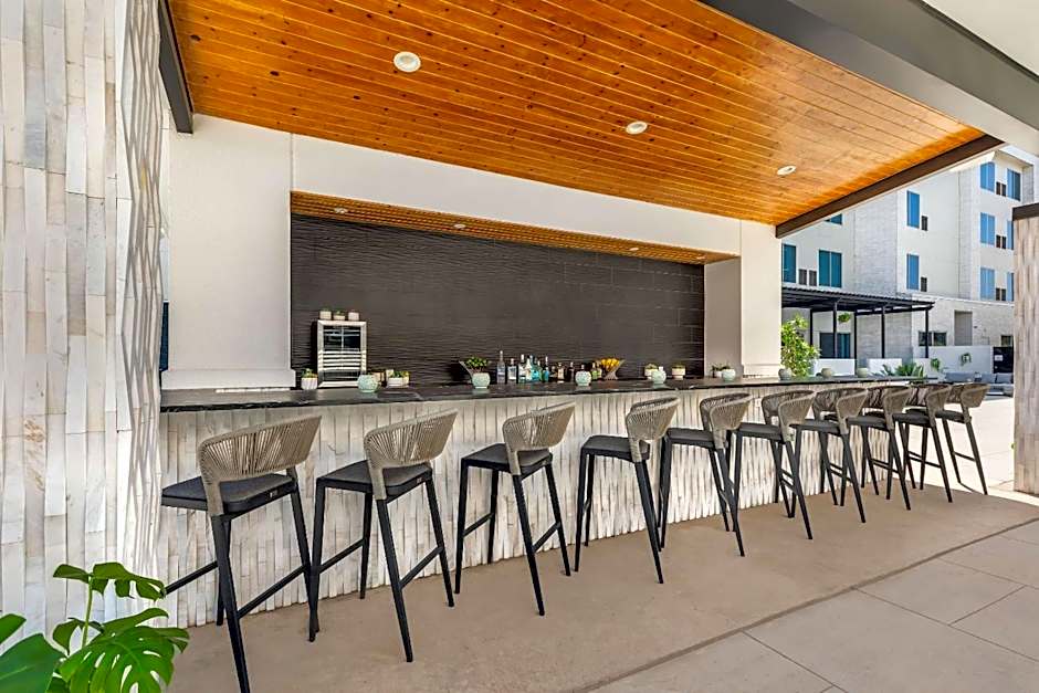 Cambria Hotel Waco University Riverfront