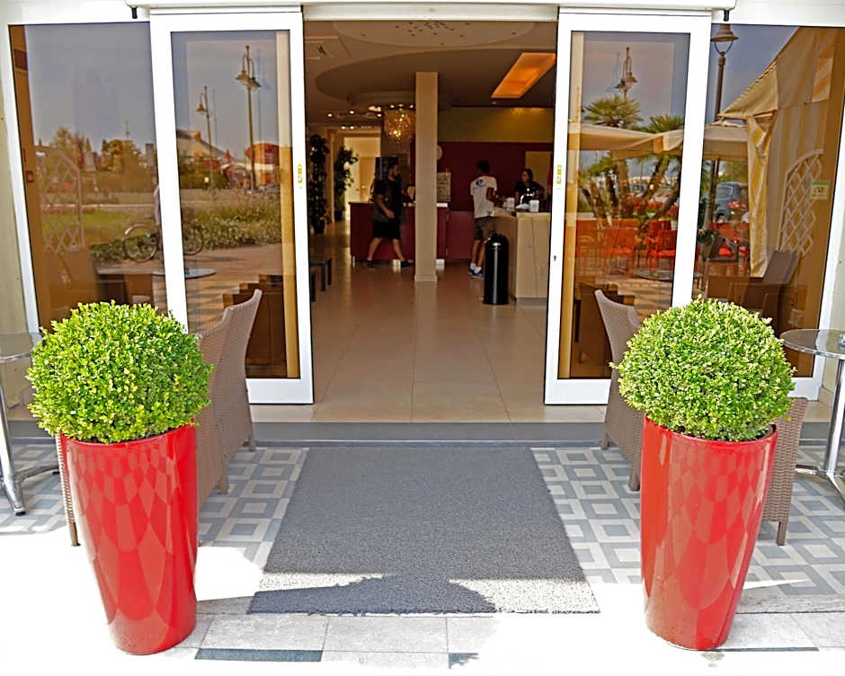 Hotel Cosmopol Cesenatico