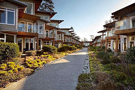 Cox Bay Beach Resort