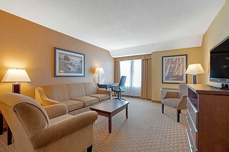 Best Western Plus Emerald Isle Hotel