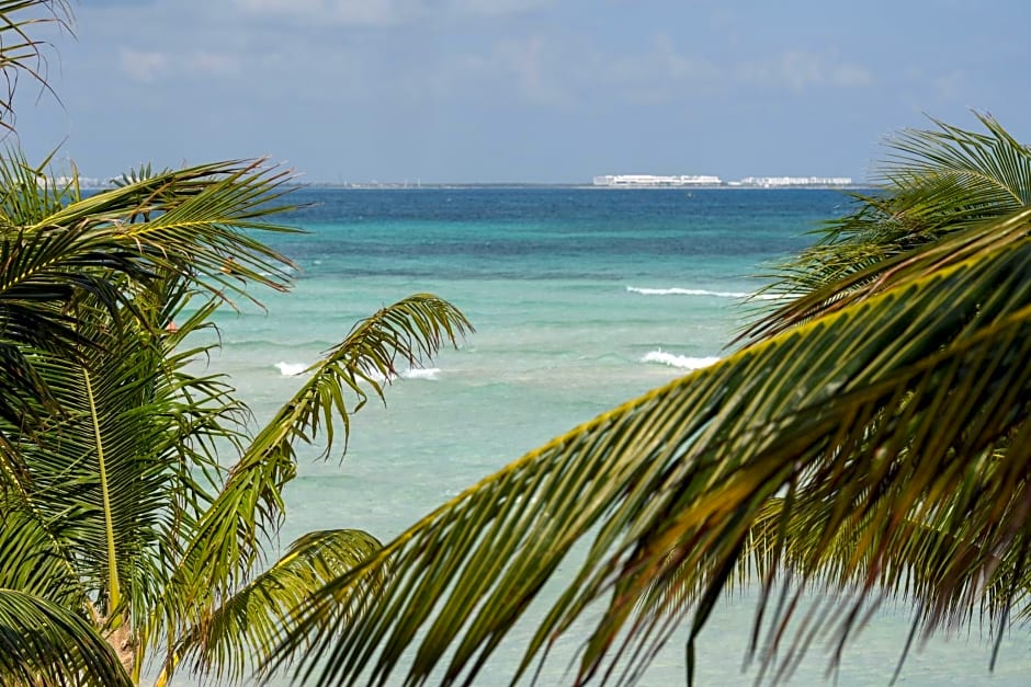 Casa del Jaguar Beach Hotel