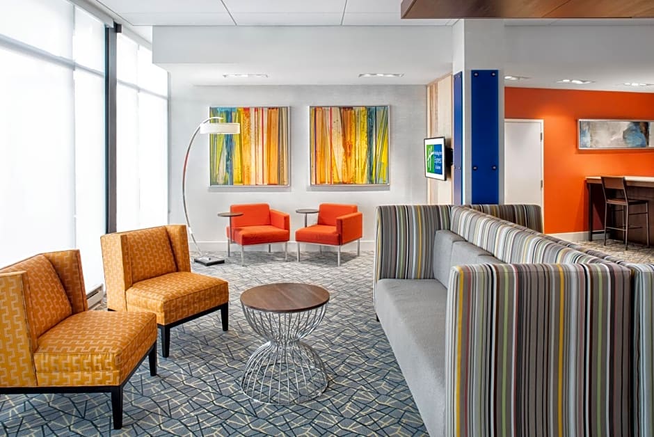 Holiday Inn Express & Suites East Peoria - Riverfront By IHG
