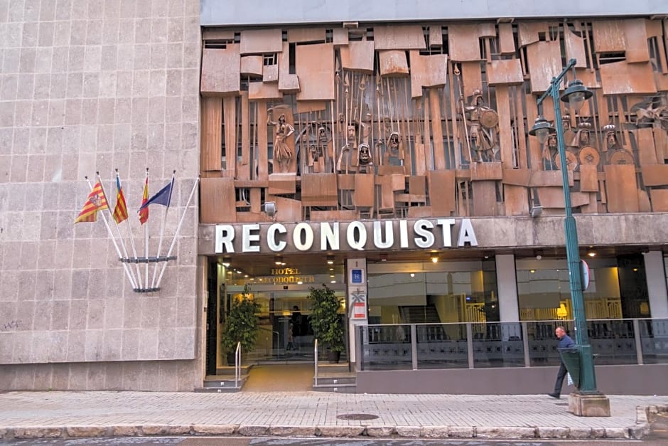 Hotel Reconquista