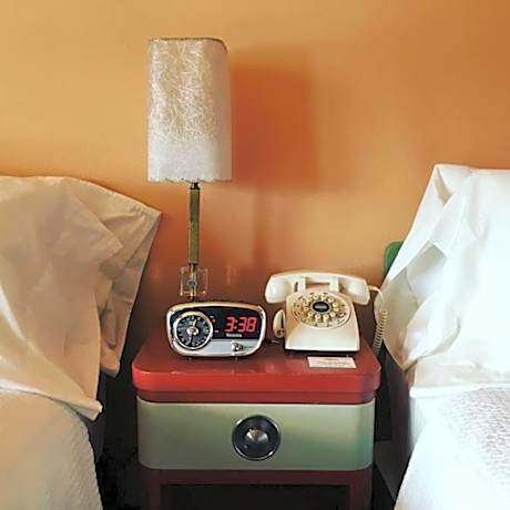 1 Queen Bed and 1 Full Bed, Second Floor