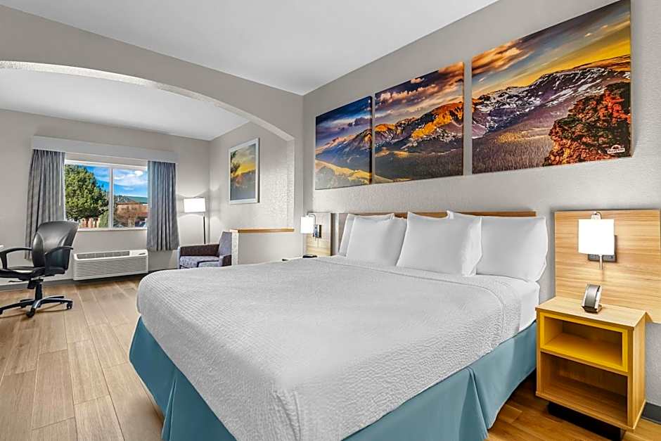 Days Inn & Suites by Wyndham Castle Rock