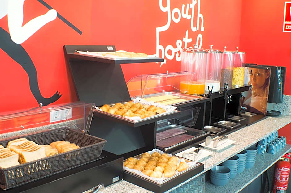 Quart Youth Hostel & Apartments