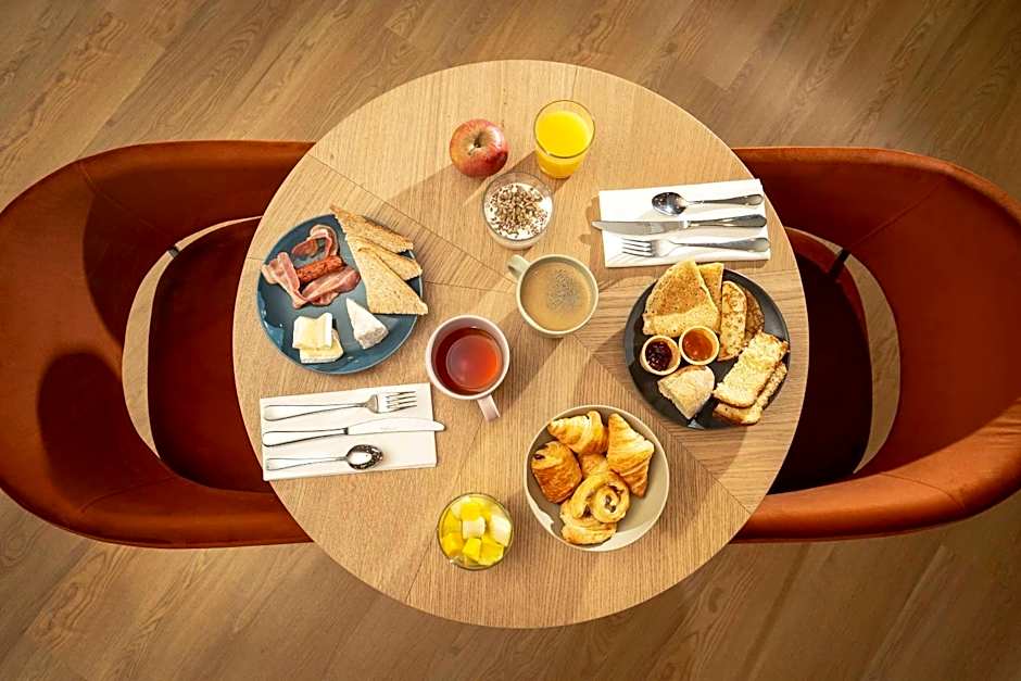 Sure Hotel by Best Western Caen Memorial