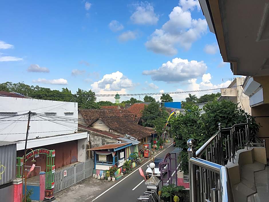 Hotel Alami near Alun-Alun Klaten by ZUZU