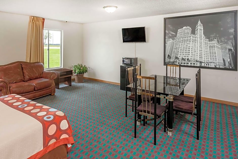 Super 8 by Wyndham Pekin/Peoria Area