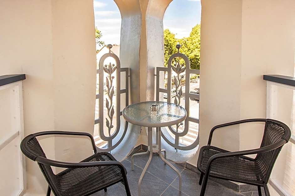 Tauras Center Hotel