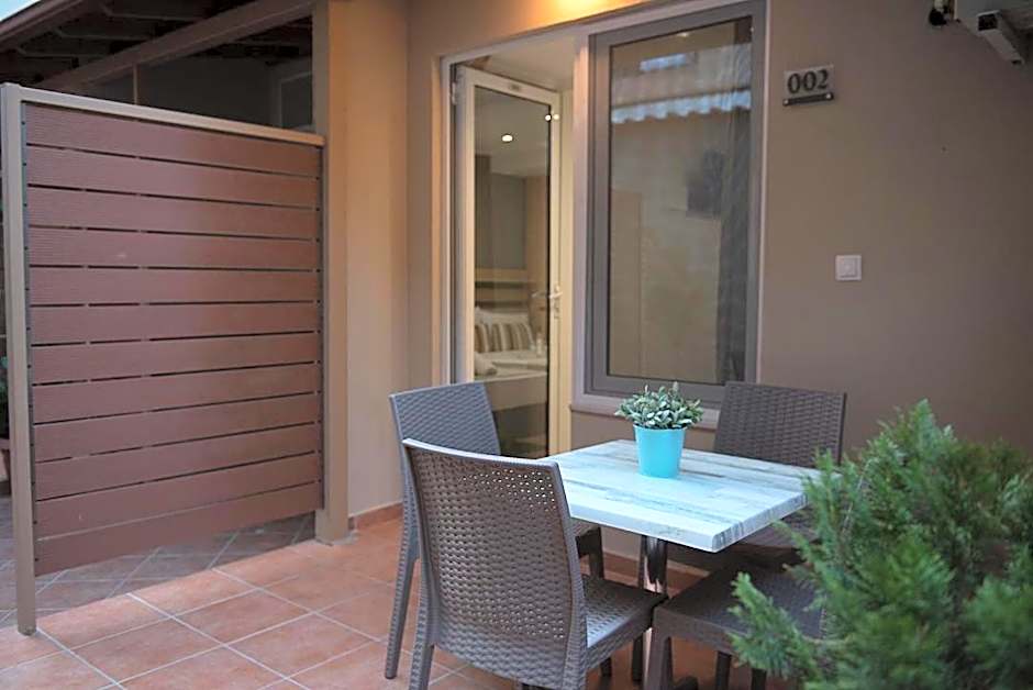 Ammos Beach Seaside Luxury Suites Hotel