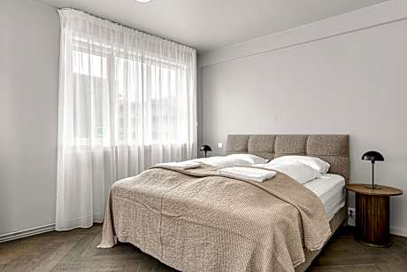 The Swan House by Heimaleiga