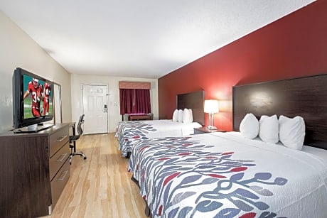 Deluxe Queen Room with Two Queen Beds - Smoking