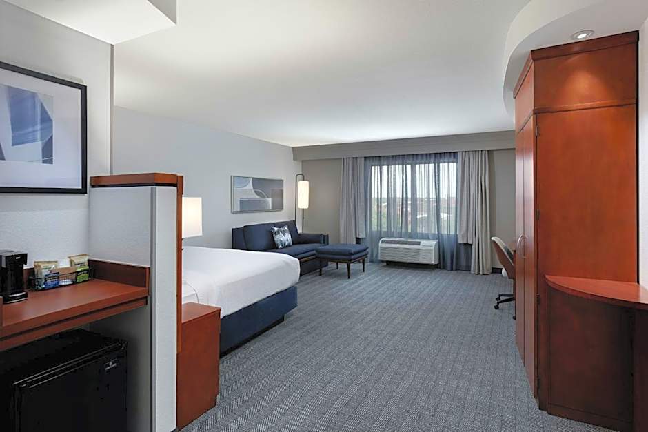 Courtyard by Marriott Wichita at Old Town