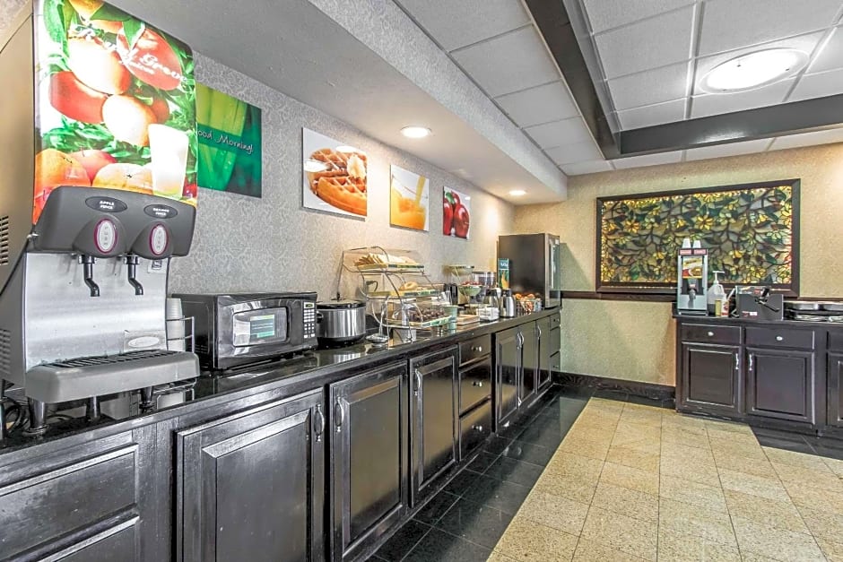 Quality Inn & Suites Memphis East