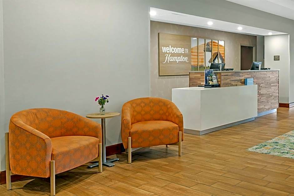 Hampton Inn By Hilton & Suites Plymouth