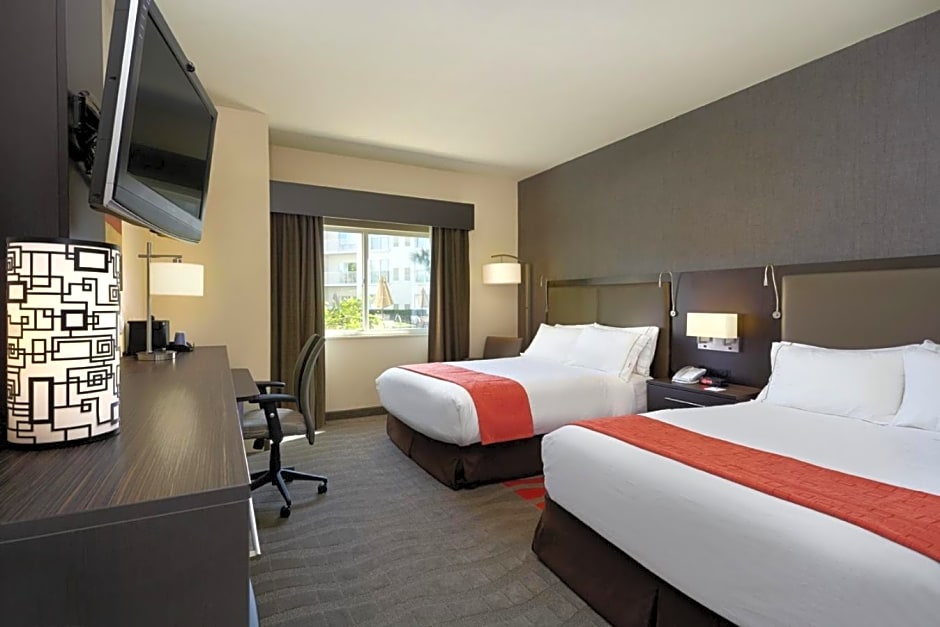 Holiday Inn Express Naples Downtown 5th Avenue By IHG
