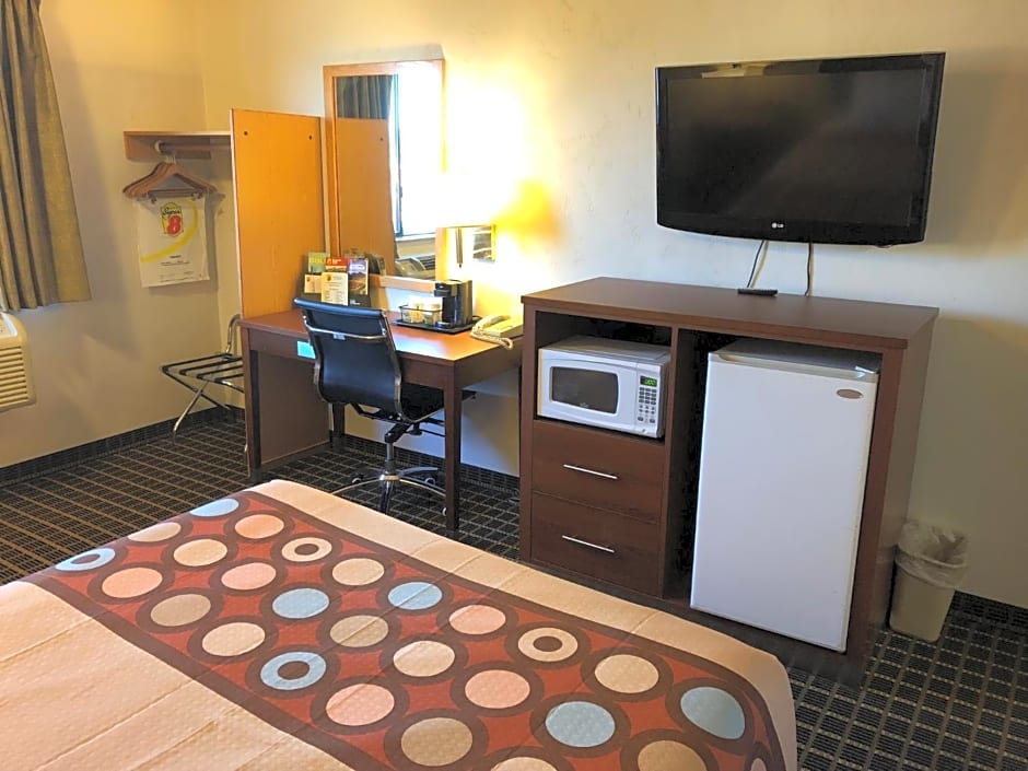 Super 8 by Wyndham Klamath Falls