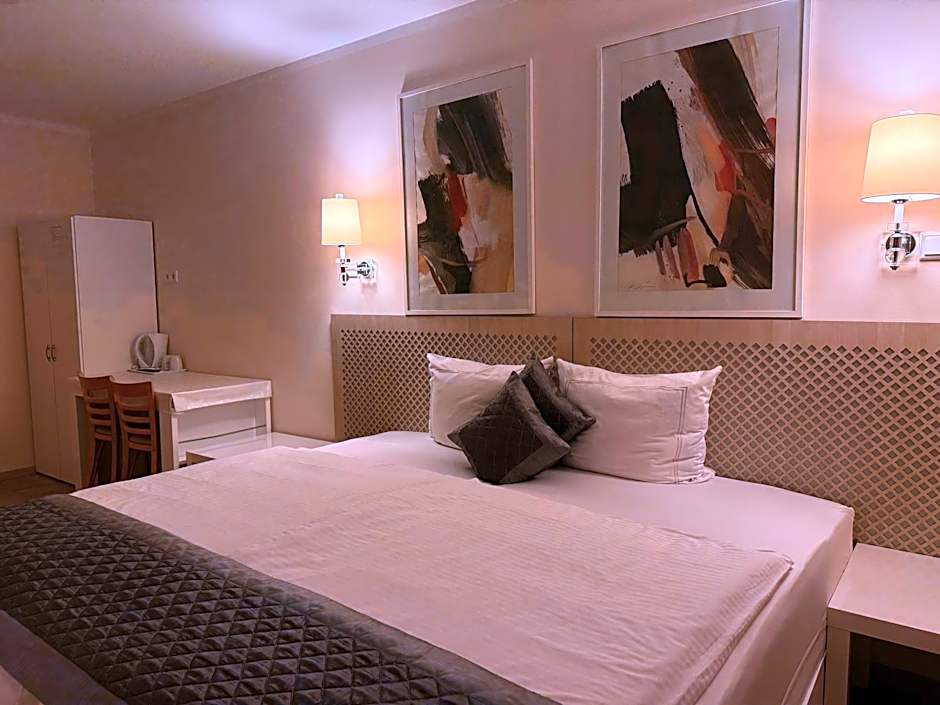 Deluxe 1 Double Bed or 2 Beds, Garden View — 3 fotoğraftan 1. fotoğraf