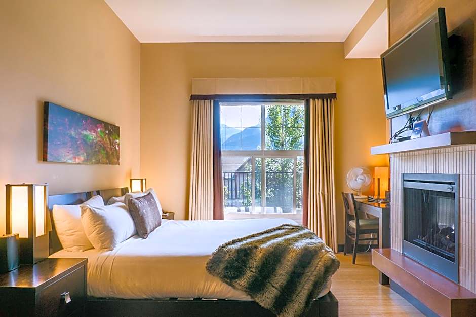 Photo 1 of 8 of Deluxe 1 King Bed