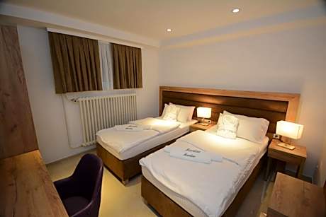 Double or Twin Room with Shared Bathroom
