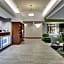 Holiday Inn Express & Suites Mitchell By IHG