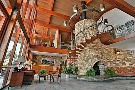 Inn Of The Hills Hotel And Conference Center