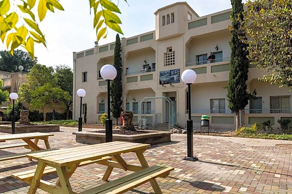 Degania Bet Kibbutz Country Lodging
