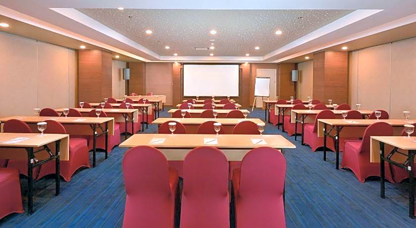 Platinum Adisucipto Hotel & Conference Center