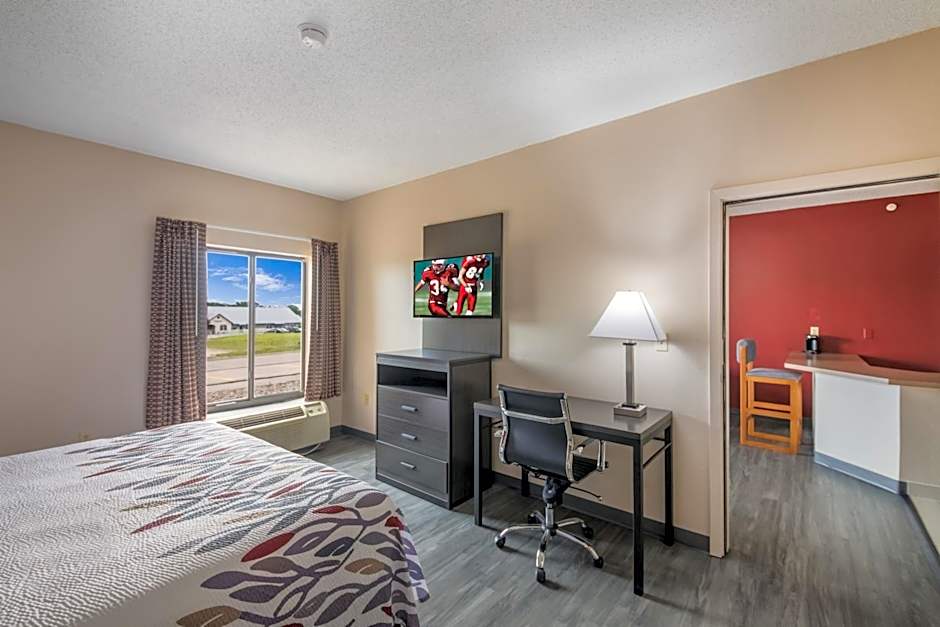 Red Roof Inn & Suites Austin East - Manor