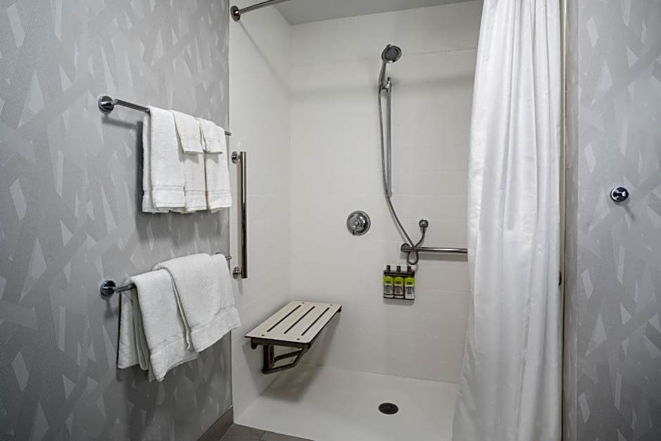 Holiday Inn Express And Suites Denver Ne - Brighton By IHG