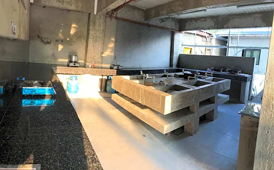 Seabreeze Beach Lodge