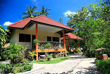 Connecting Bungalow with Garden View