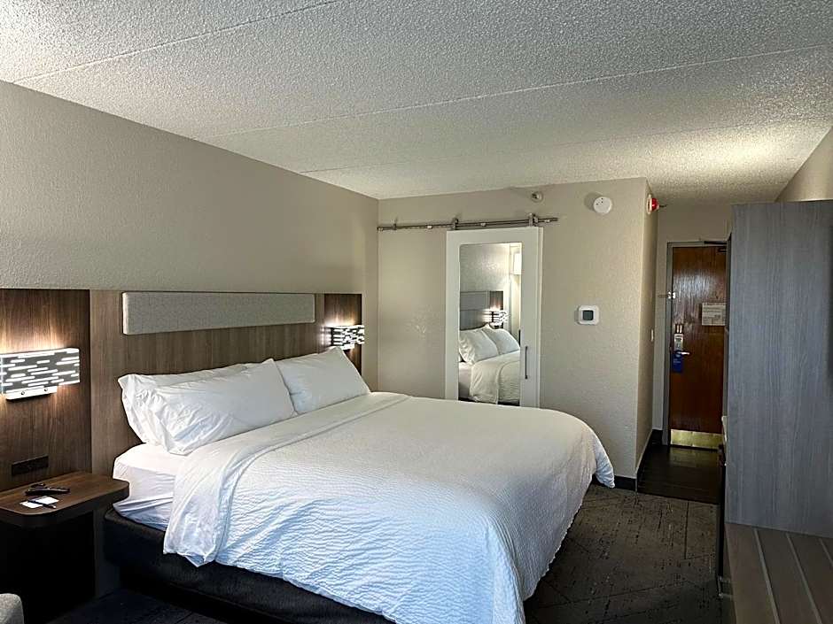Holiday Inn Express & Suites Eden Prairie  Minneapolis By IHG