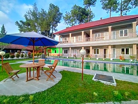 Villa Batu Tua Puncak Mitra RedDoorz