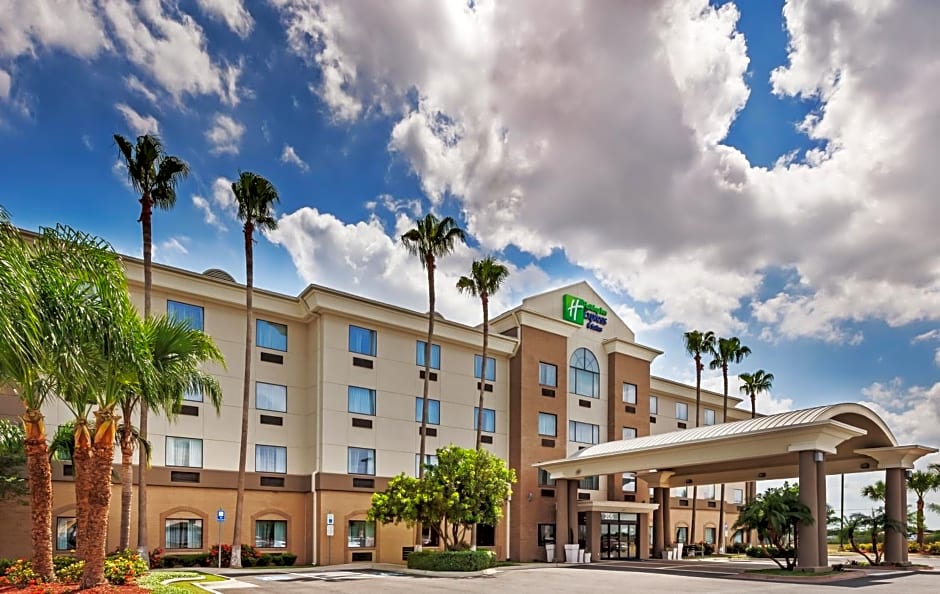 Holiday Inn Express & Suites Pharr