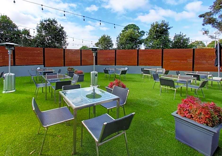 Ibis Melbourne Glen Waverley Hotel