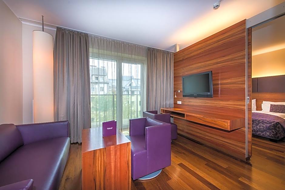 Pakat Suites Hotel
